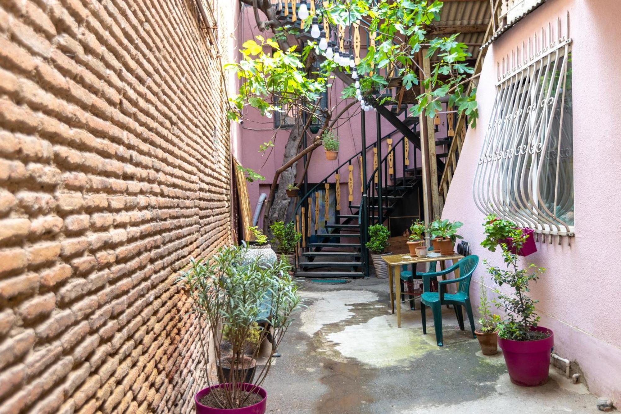 Home 12 Tbilisi Bagian luar foto